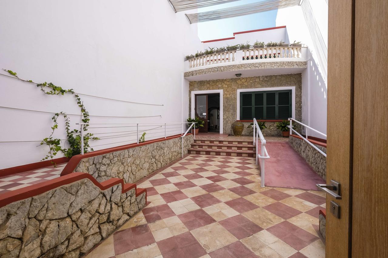 Hotel Abril 37 Ciutadella  Exterior photo